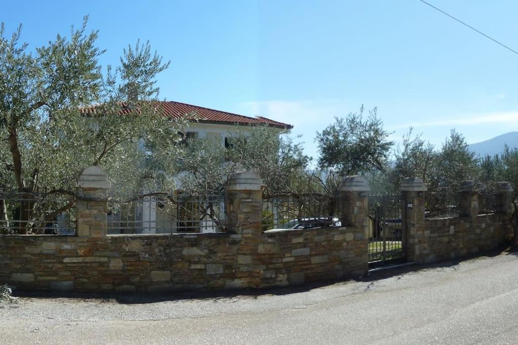 Villa Liana Sourpi 외부 사진