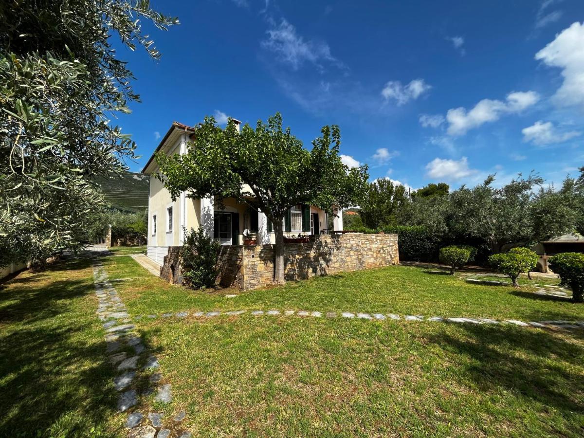 Villa Liana Sourpi 외부 사진