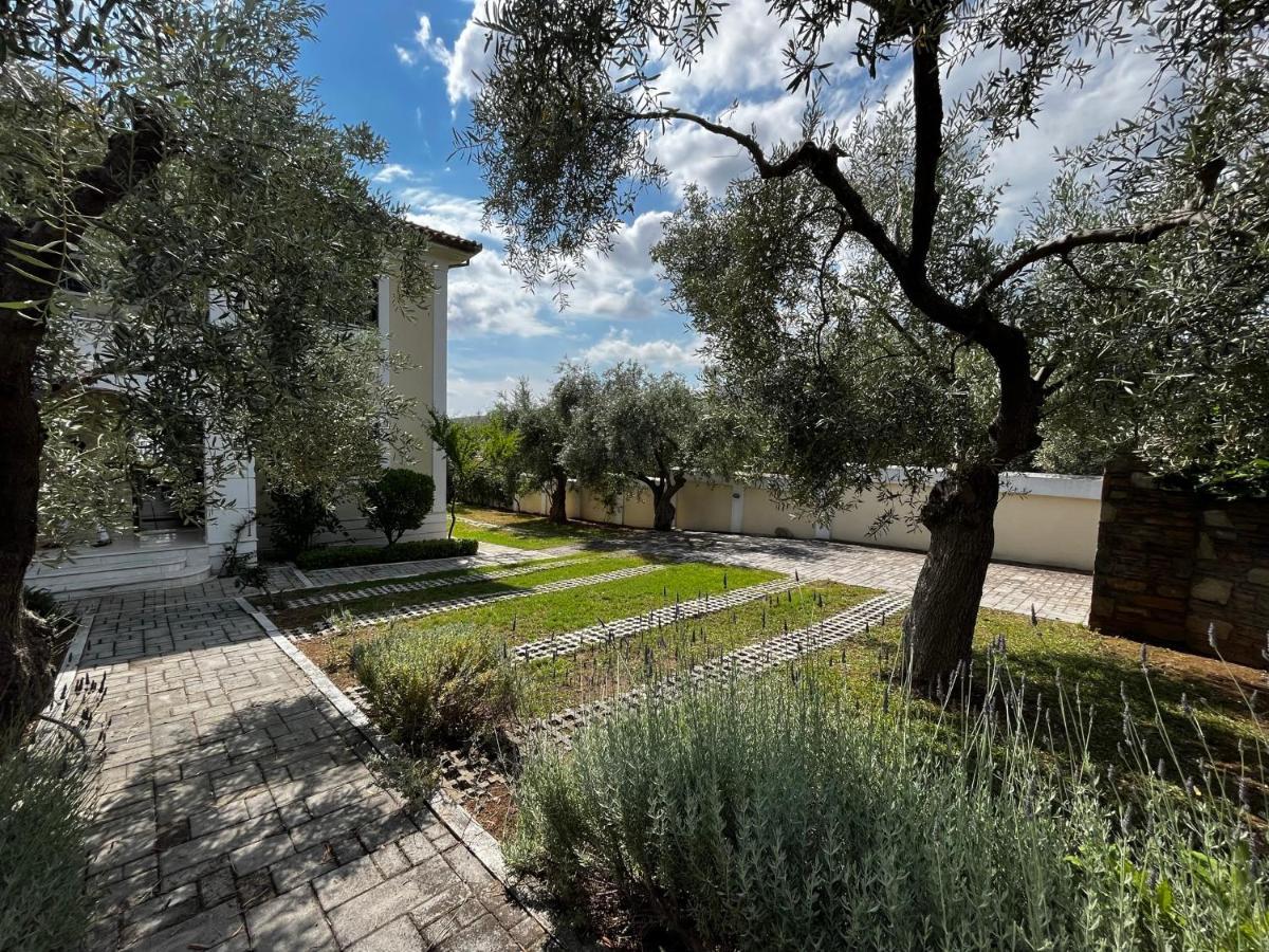 Villa Liana Sourpi 외부 사진